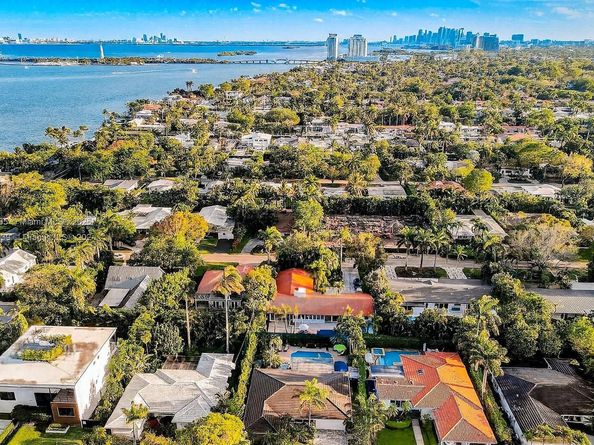 1120 NE 86th St, Miami FL 33138