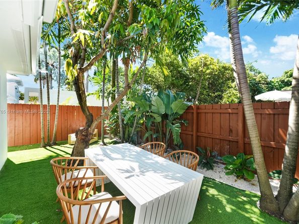 1120 NE 86th St, Miami FL 33138