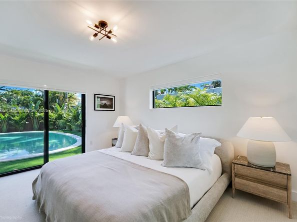 1120 NE 86th St, Miami FL 33138