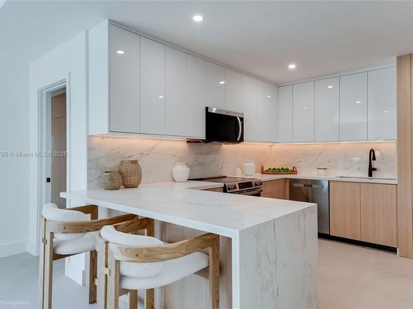 1120 NE 86th St, Miami FL 33138