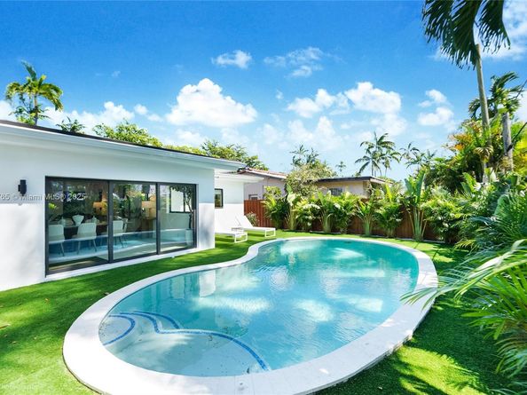 1120 NE 86th St, Miami FL 33138