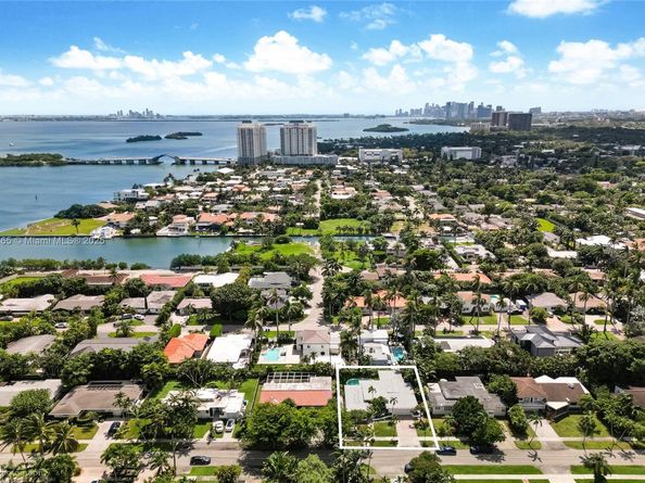 1120 NE 86th St, Miami FL 33138