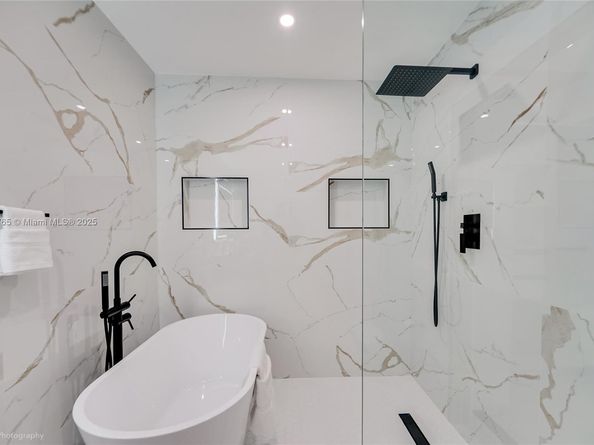 1120 NE 86th St, Miami FL 33138