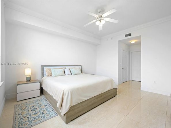 3001 NE 185 St 613, Aventura FL 33180