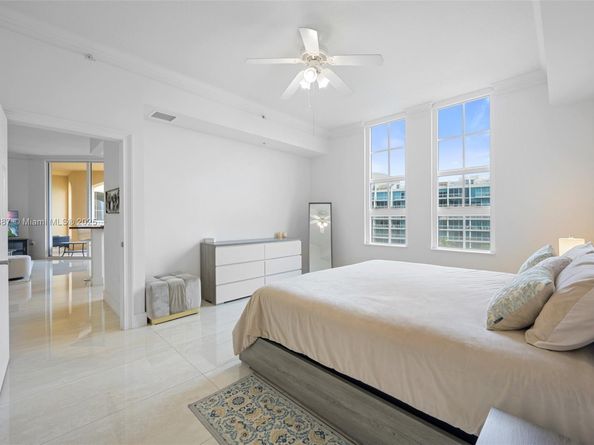 3001 NE 185 St 613, Aventura FL 33180