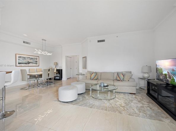 3001 NE 185 St 613, Aventura FL 33180