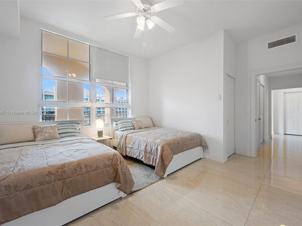 3001 NE 185 St 613, Aventura FL 33180