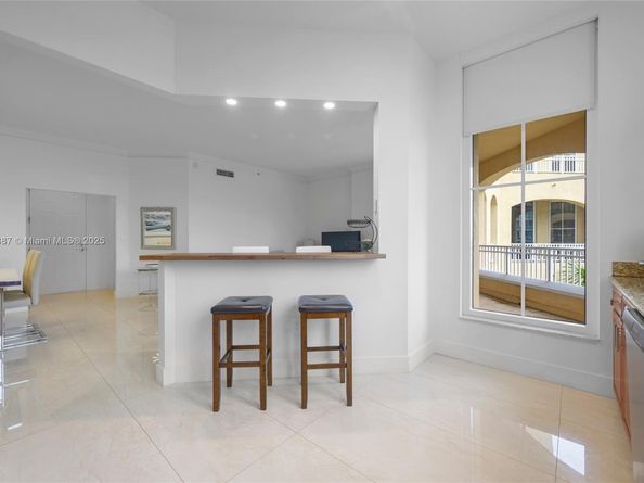 3001 NE 185 St 613, Aventura FL 33180