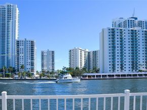 1000 Parkview Dr 121, Hallandale Beach FL 33009