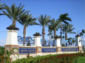 1000 Parkview Dr 121, Hallandale Beach FL 33009