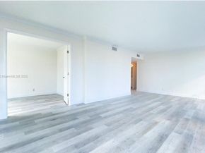 1000 Parkview Dr 121, Hallandale Beach FL 33009