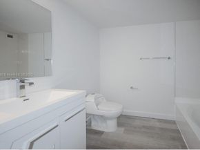 1000 Parkview Dr 121, Hallandale Beach FL 33009