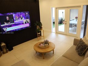 1085 River Birch St, Hollywood FL 33019