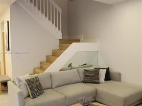 1085 River Birch St, Hollywood FL 33019