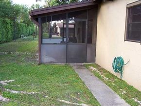 118 Gate Rd 165, Hollywood FL 33024
