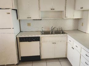 118 Gate Rd 165, Hollywood FL 33024