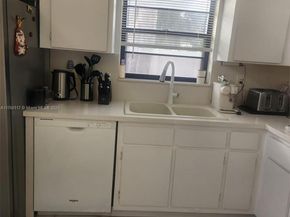 118 Gate Rd 165, Hollywood FL 33024