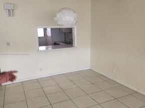 118 Gate Rd 165, Hollywood FL 33024