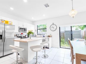 817 NE 211th St, Miami FL 33179