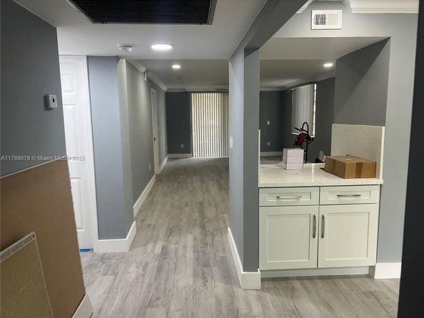 1001 Colony Point Cir 114, Pembroke Pines FL 33026