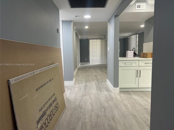 1001 Colony Point Cir 114, Pembroke Pines FL 33026