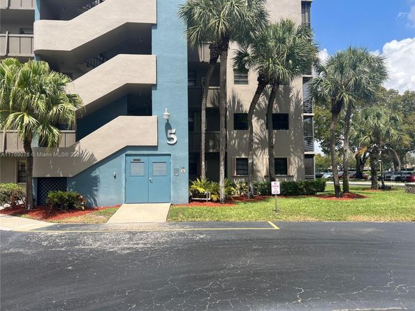 1001 Colony Point Cir 114, Pembroke Pines FL 33026