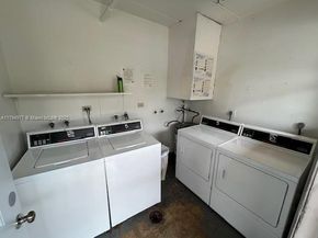 285 NE 191st St 2923, Miami FL 33179