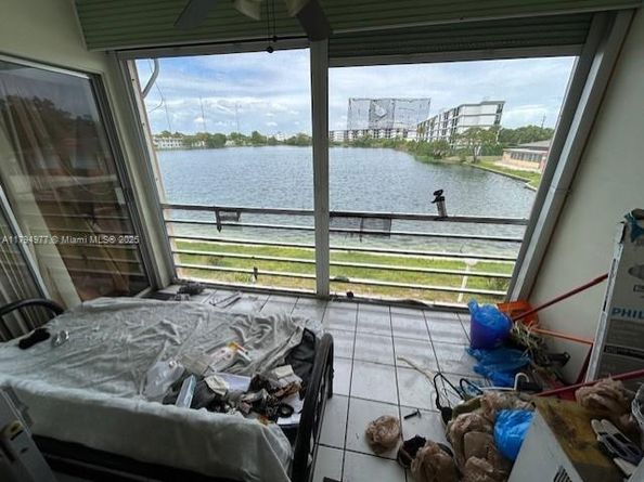 285 NE 191st St 2923, Miami FL 33179