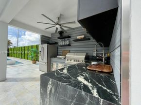 9351 SW 88th Ter, Miami FL 33176