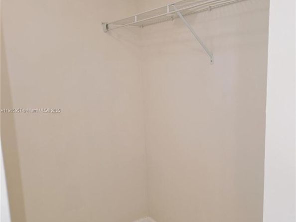 4140 NW 44th Ave 411, Lauderdale Lakes FL 33319