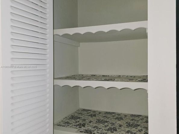 4140 NW 44th Ave 411, Lauderdale Lakes FL 33319