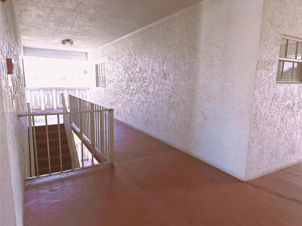 4140 NW 44th Ave 411, Lauderdale Lakes FL 33319