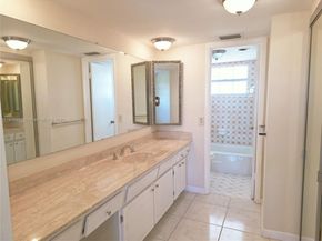 4140 NW 44th Ave 411, Lauderdale Lakes FL 33319