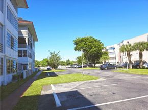 4140 NW 44th Ave 411, Lauderdale Lakes FL 33319