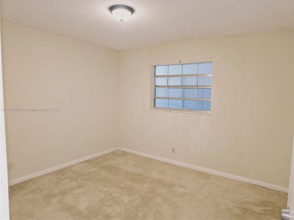 4140 NW 44th Ave 411, Lauderdale Lakes FL 33319