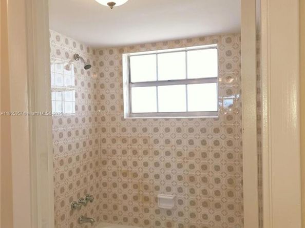 4140 NW 44th Ave 411, Lauderdale Lakes FL 33319