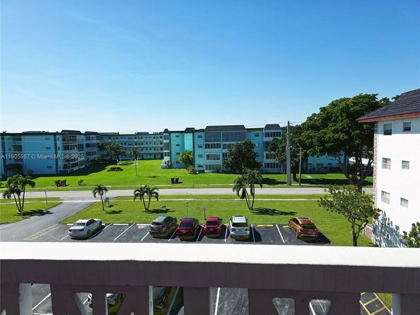 4140 NW 44th Ave 411, Lauderdale Lakes FL 33319