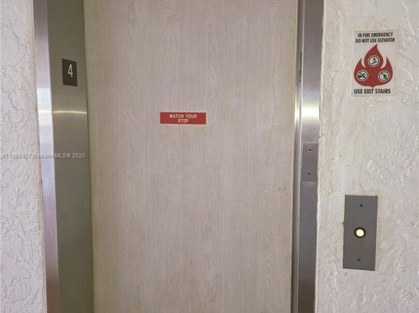 4140 NW 44th Ave 411, Lauderdale Lakes FL 33319