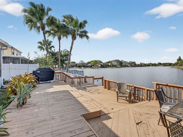 12017 NW 13th St, Pembroke Pines FL 33026