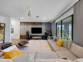 2454 Primrose Pl, Oakland Park FL 33309