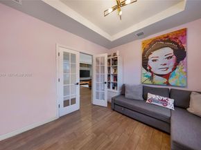 2454 Primrose Pl, Oakland Park FL 33309