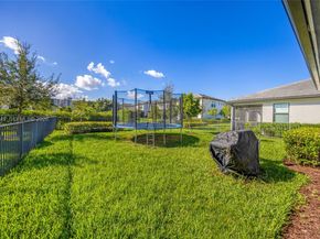 2454 Primrose Pl, Oakland Park FL 33309