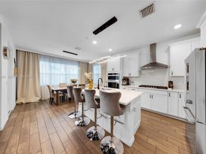 2454 Primrose Pl, Oakland Park FL 33309