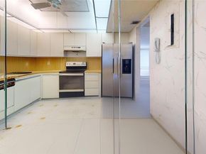 2500 Parkview Dr 902, Hallandale Beach FL 33009