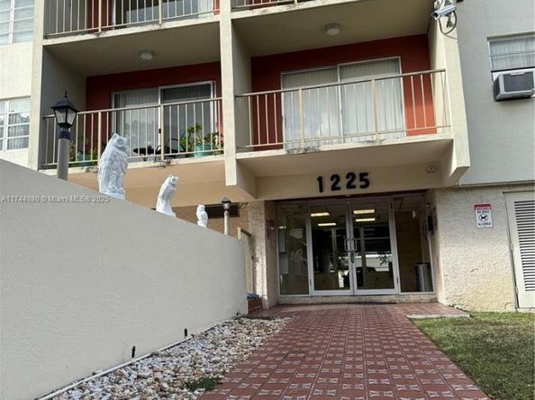 1225 NE 124th St 33A, North Miami FL 33161