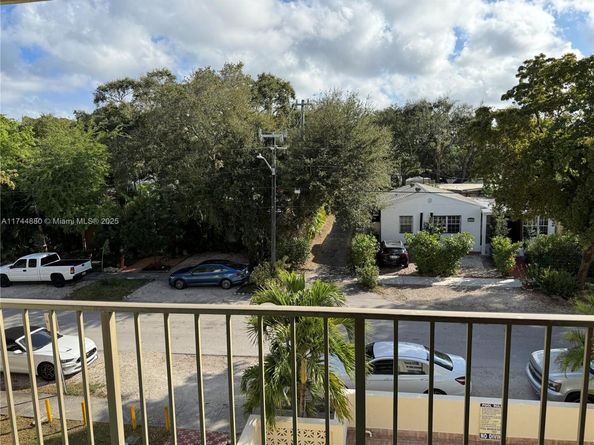 1225 NE 124th St 33A, North Miami FL 33161