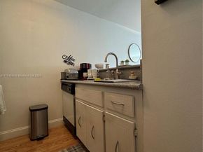 1225 NE 124th St 33A, North Miami FL 33161