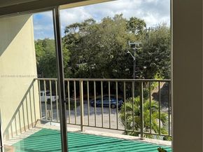 1225 NE 124th St 33A, North Miami FL 33161