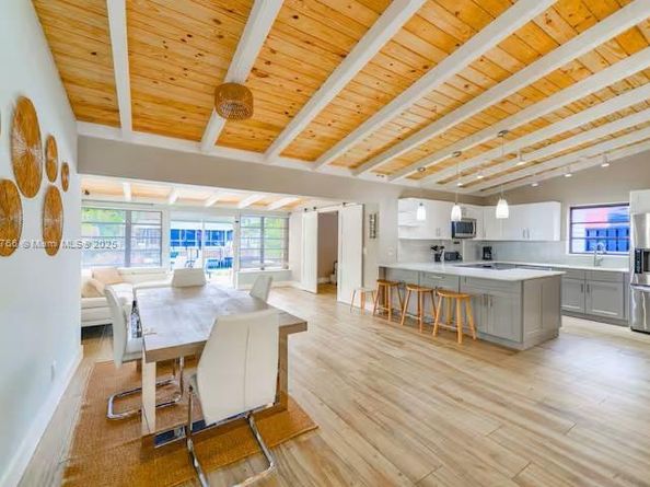 2443 Tortugas Ln, Fort Lauderdale FL 33312