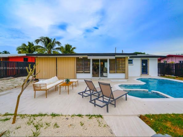 2443 Tortugas Ln, Fort Lauderdale FL 33312